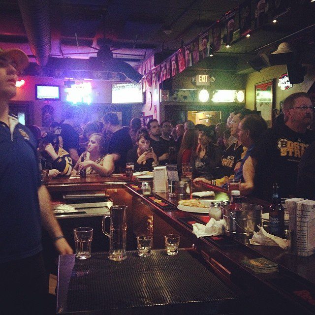    sports bar restaurant waltham ma