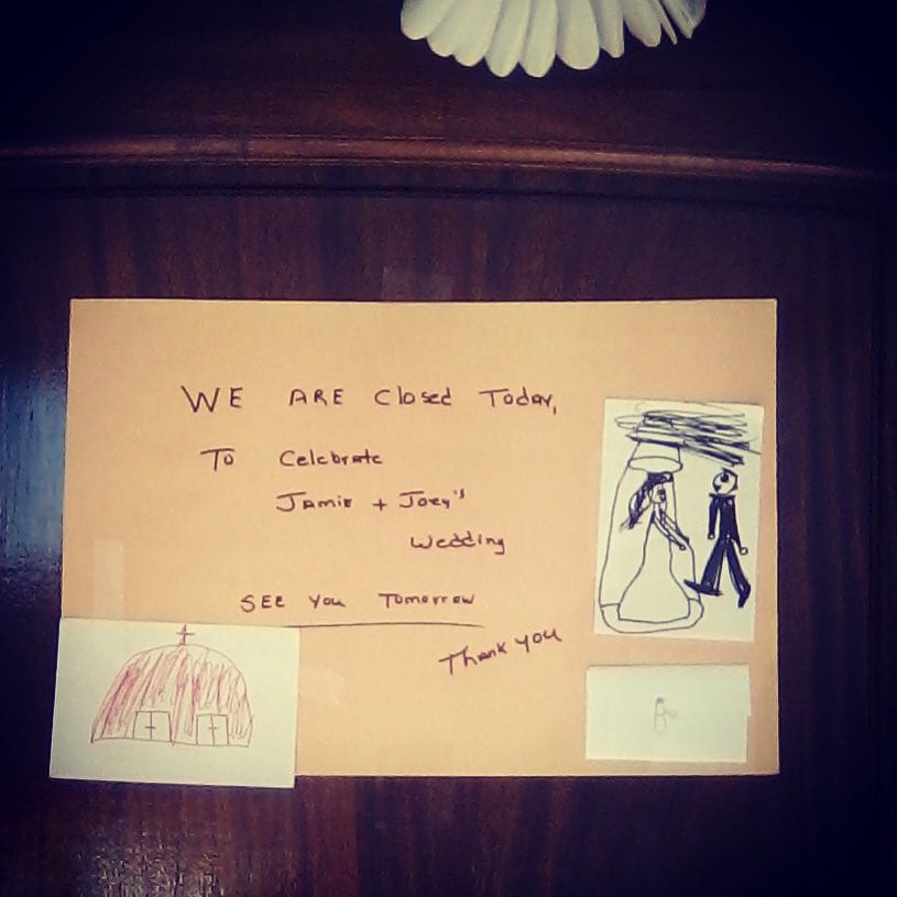 The Big Guy let the flower girls make the sign for the door ️