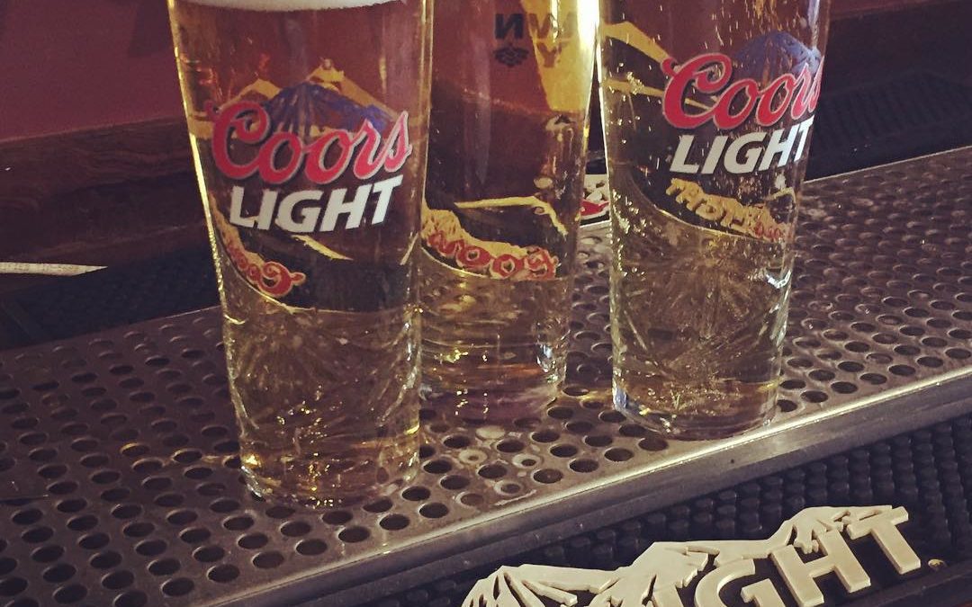 It’s the end of an era folks. The $2 Coors Light Draft will be no more as of tomorrow. Come get it today while you still can! #beer #goodwhileitlasted #SundayFunday #GoPatriots