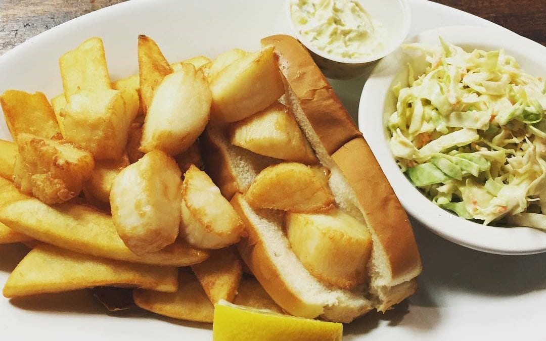 Scallop Rolls are here! We’ve got Haddock, Roast Beef, Pork Chops, Sesame Orange Beef, Clam Chowdah and Chicken & Dumpling Stew too! Happy Friday! #TGIF #Waltham #cheerstotheweekend