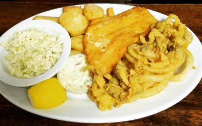 Weekend specials while they last! Fisherman’s Platter (fried goodness, scallops, haddock, clams, fries & rings served with Cole slaw & tartar sauce). We also have Clam Rolls, Egg Salad Club, Chef Salad, Roast Beef (sandwich or open faced), Lemon Chicken over Linguine, Clam Chowdah and More! #Waltham #lunch #beer #seafood #weekend #tgif