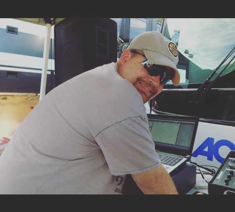 We need to give a shout out to our friend Robert Aucoin. Without his tireless effort, the Shoppers Cup Hockey Tournament would not have happened. We are extremely lucky to have such a great man behind the scenes making sure everything runs smoothly! Thank you Robert! On to next year! #Waltham #wehavefunhere #hockey🏒