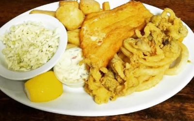 Seafood Specials for the weekend start TONIGHT! Steamers (steamed in garlic & beer), Clam Plate, Clam Roll, Fisherman’s Platter! #Waltham #beer #frieddeliciousness #seafood #seafoodspecials #friedclams #steamers #moodystreet