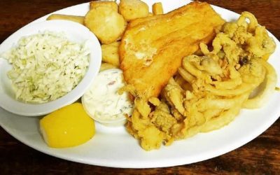 The weekend is here. Plenty of #Seafood specials to get you through the heat! Lobster Rolls are here! And we have enough cold beer for everyone! #Waltham #beer #lobsterroll #wehavefunhere #moodystreet