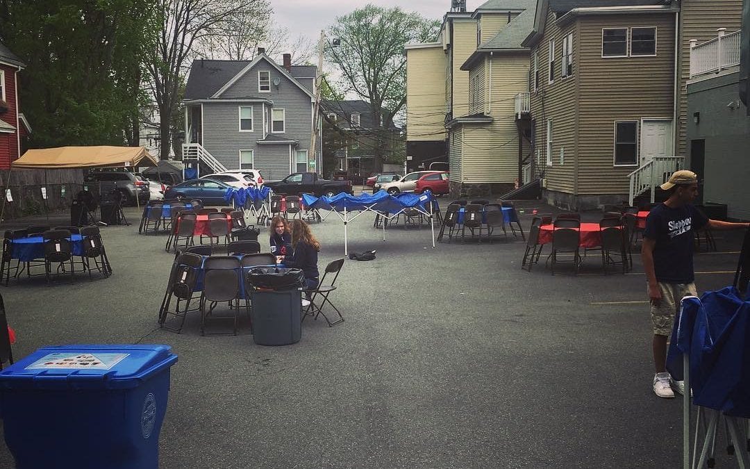 It’s 5K day! Post race festivities for the #moodyst5k today! #parkinglotparty #itsforthekids #beer #wehavefunhere #Waltham #noisepermitinhand #rainrainstayaway