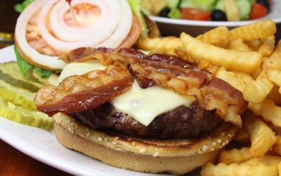 We made it to the weekend! Take-out and delivery until 8pm tonight! Have you tried the family style yet?!? #waltham #moodyst #lunch #dinner #pizza #burgers #wings #supportlocalbusinesses