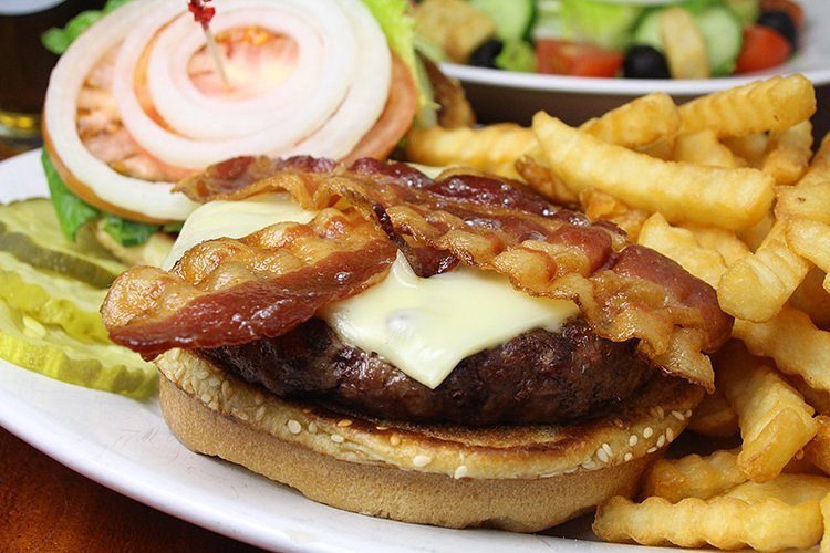 We made it to the weekend! Take-out and delivery until 8pm tonight! Have you tried the family style yet?!? #waltham #moodyst #lunch #dinner #pizza #burgers #wings #supportlocalbusinesses