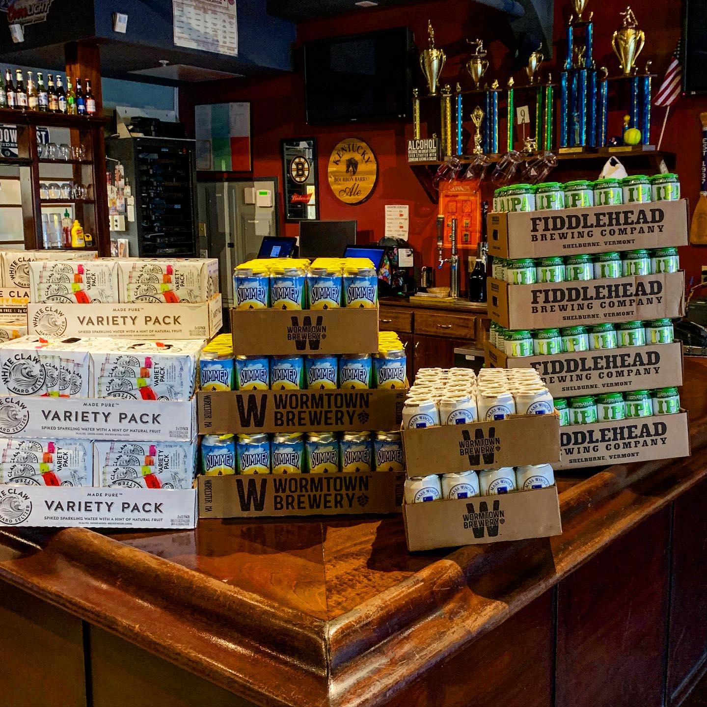 Expanding our to-go beers selection, Summer Ale (4x16oz) and the Mass Whole (6x12oz) from @wormtownbrewery  the never before canned @fiddleheadbrewing IPA (4x16oz)
And the good old @whiteclaw variety pack (12x12oz)