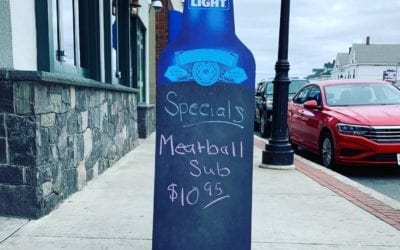 It’s Thursday! Specials while they last. Meatball Sub $10.95 Grilled Pork Chop Dinner $15.95 Give us a call 781-893-1180 or order Online (link in bio) #Waltham #takeout #delivery #moodyst #supportlocalbusiness