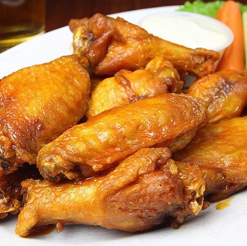 What a beautiful site. Get your wing fix! #waltham #shoppers #wings #menu #moodyst #buysomebeerwithit