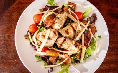 You had a long weekend, we all did. Try the Turkey Club Salad. Perfect way to start the week! Full menu available until 8pm. #waltham #lunch #dinner #shoppers #menu