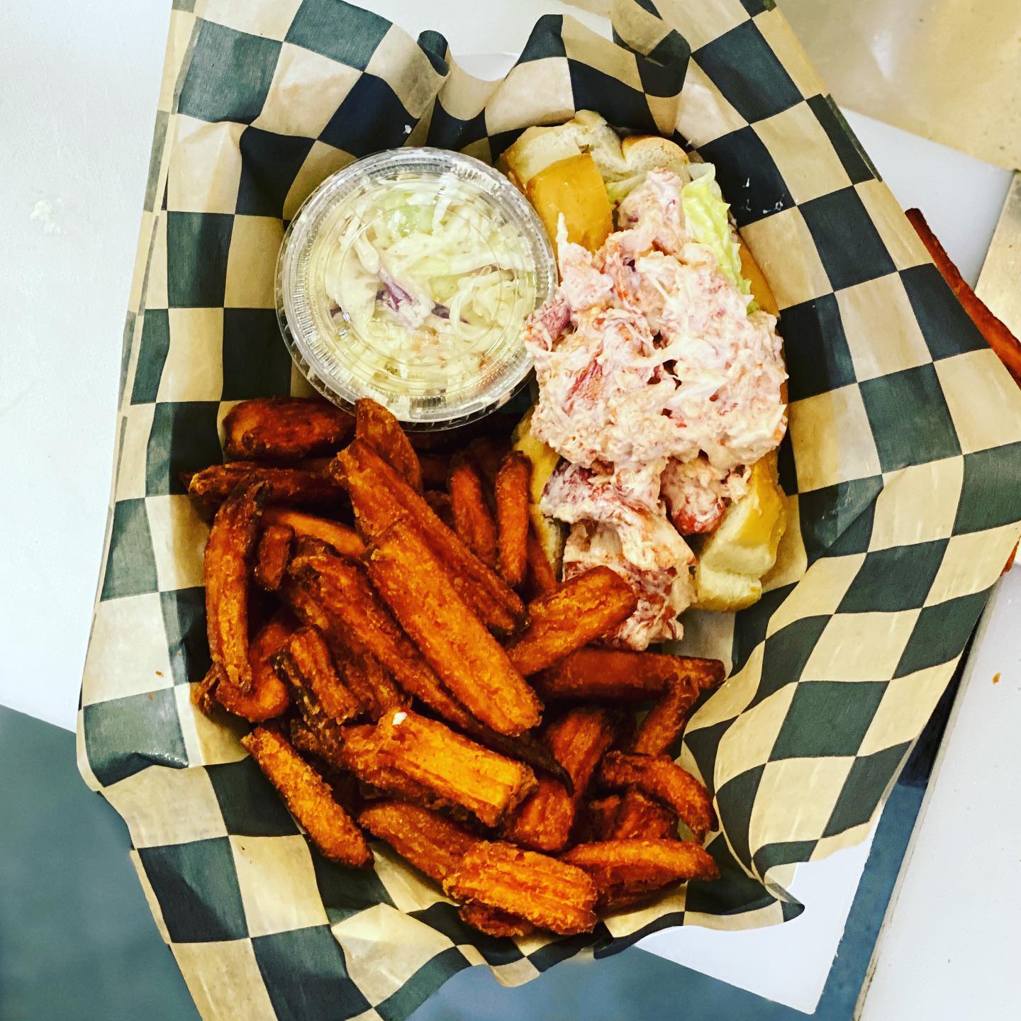 We have the perfect solution to the Monday Blues! Lobster Rolls! Clam Rolls! Get ‘Em while they last!
Lobster Roll served with fries & slaw $20.95Whole Belly Clam Roll serves with fries & slaw $15.95Open today 12 - 8pm Give us a call 781-893-1180 or order Online (link in bio)