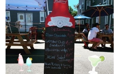 It’s FRIDAY On the board today! Clam Chowder $5.50 Mozzarella Wedges $9.95 Caesar Salad $8.95 Antipasto $9.95/$12.95 Ham, Turkey & Swiss club Sandwich $10.95 Lobster Club Sandwich $22.95 And keep cool with our FROZEN DRINK OPTIONS! Miami Vice! Frosé! Piña Colada! Strawberry Daiquiri! Mudslide! Margarita! Mojito! Call ahead! #waltham #moodyst #specials #menu #shoppers