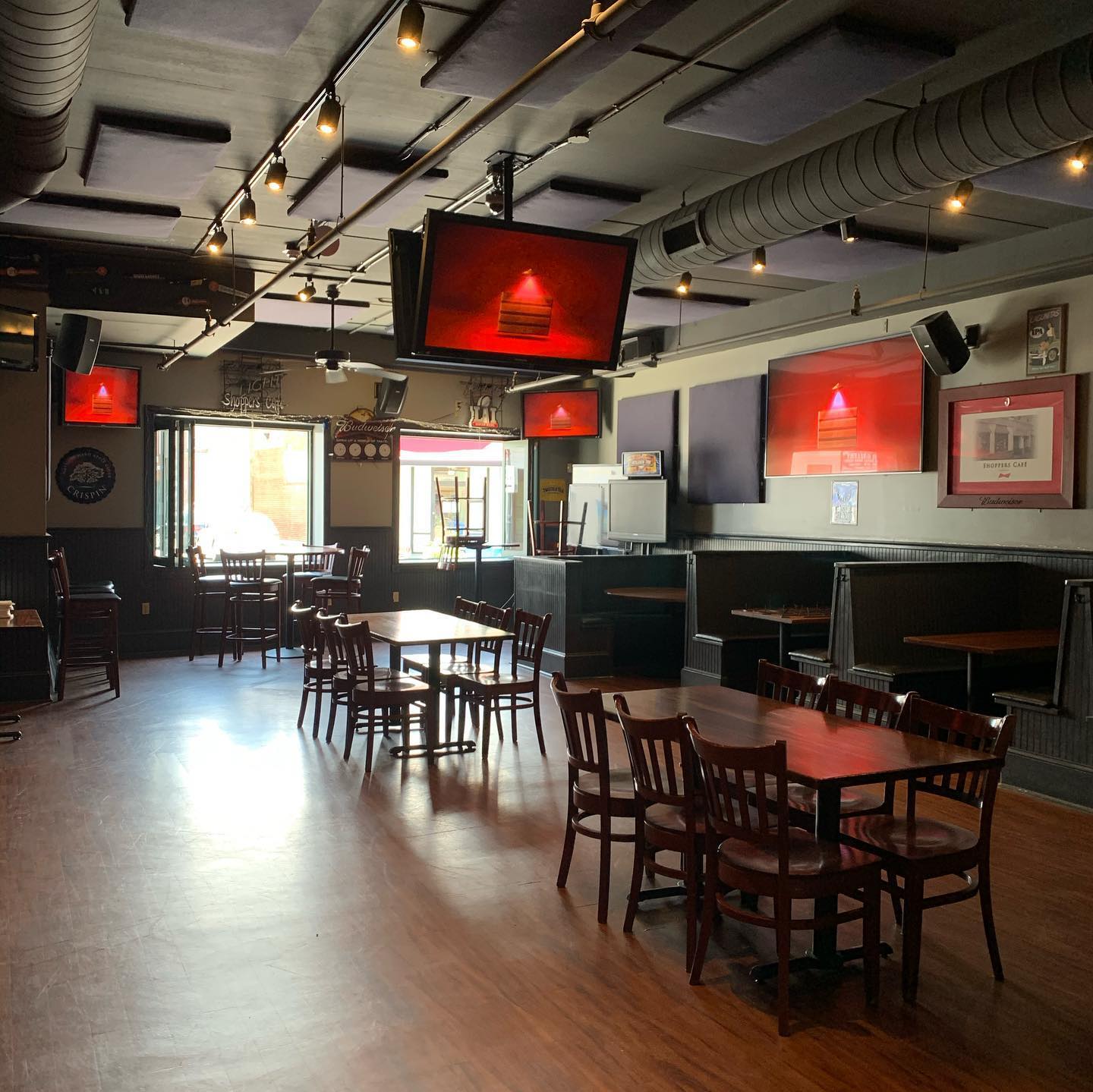 Another start to another week! Indoor dining starts TODAY! Your choice, sit indoors or out!Just a few reminders, masks must be worn until you are seated at your table. Only 6 people to a table.
Specials today, available for take-out too!
Clam Chowder $5.50
1/4 lb Chili Dog $8.95
Lobster BLT $22.95
Chicken Cordon Bleu Sandwich $10.95