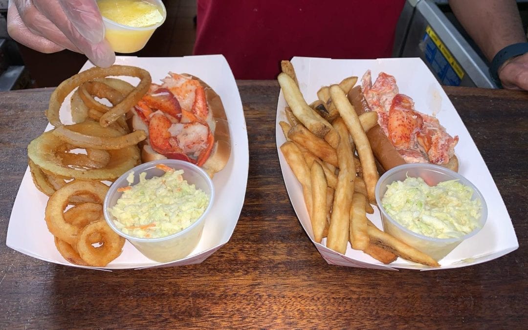 Thirsty Thursday out back calls for Lobster Rolls two ways! You pick, Traditional or Connecticut Style, drizzled with warm butter. Both served with Cole slaw and a side $22.95 Also on the board today… Egg Salad Club $9.95 Tuscan Chicken Sandwich $10.95 Greek Salad $8.95, add chicken $13.95 #waltham #moodyst #specials #menu #shoppers