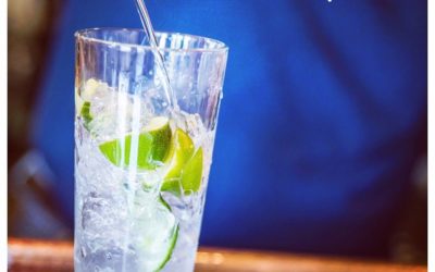 It’s Tuesday! On this chilly January day, we’re thinking about our favorite summer drink. The Backyard Lemonade: @titosvodka, lemonade, muddled cucumbers & limes. Still delicious, no matter the weather. $7.95 Large Cheese Pizzas after 5PM (toppings extra, not available for take-out). @nhlBruins at 7PM. 22 TVs for your viewing pleasure. #shoppers #waltham #moodyst #weekend #pizza #beer #burgers #menu #hockey #nhl #titos