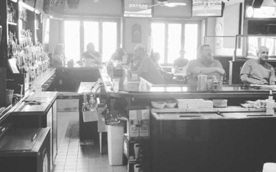 It’s hot outside. But the beers are cold and the AC is pumping. #shoppers #waltham #moodyst #beer #outdoordining #cocktails #wehavefunhere #sundayfunday