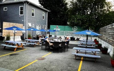 Patio dining. Perfect couple of days for it. #waltham #shoppers #moodyst #cocktails
