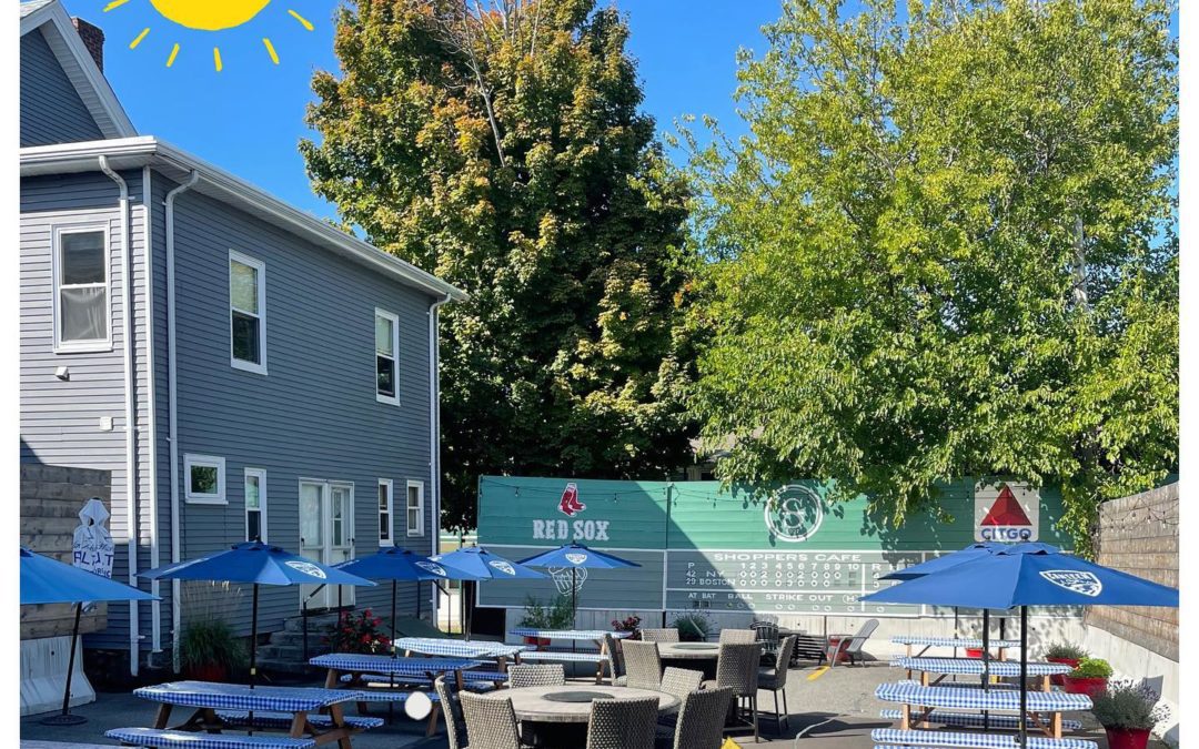 Hello Weekend! Beautiful day for outdoor dining! Get your fill before the end of the month, when most patios will have to go into hibernation per the City of Waltham. We’ve got Clam Chowdah, Roast Pork Chili, Shepherds Pie, Sicilian Pork Sandwiches & Roasted Sweet Potato Salad on the board today. #shoppers #moodyst #waltham #tgif #specials
