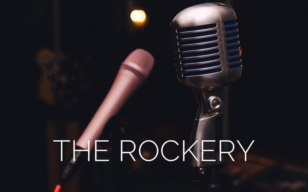 Live music tonight with @therockeryrocks Show starts at 8PM drinks good eats live music It’s Friday! #Waltham #moodyst #shoppers #weekend #outdoordining #livemusic