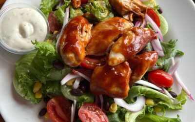 Specials this week are here to keep you cool in this heat🥵 BBQ Chicken Salad Chicken Fajita Wrap Caprese Salad, with fresh locally grown tomatoes!! Roast Pork Chilli, 1/4lb hot dog & spinach dip also available. #shoppers #moodyst #specials #waltham