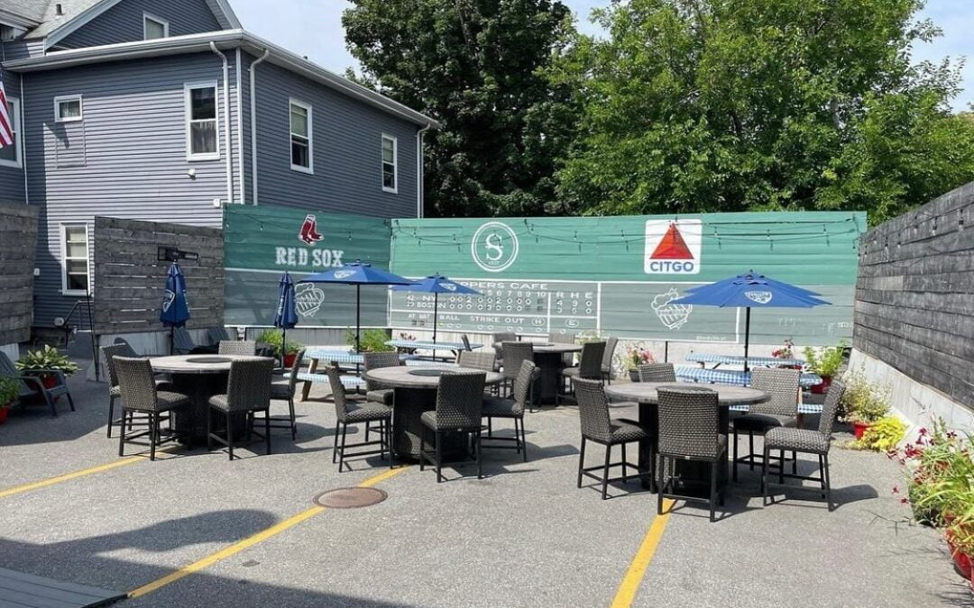 ️Beautiful evening & weekend ahead of us!️ Come enjoy the last few days of the patio with us! #patio #thursday #moodyst