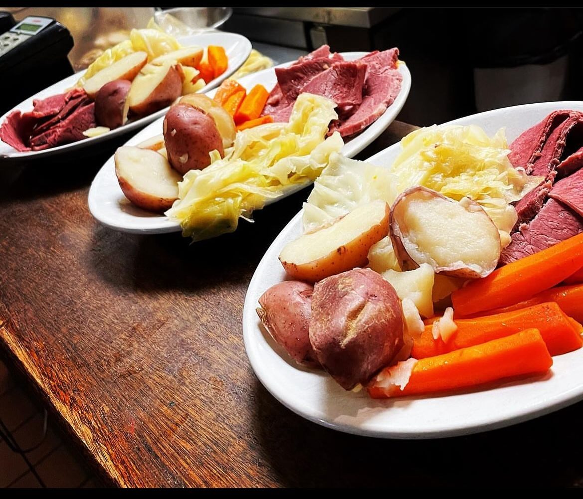 | Shoppers Cafe Waltham sports bar restaurant waltham ma