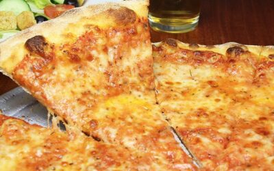 It’s Tuesday – $7.95 Large Cheese Pizza 5pm until close (toppings extra, not available for take-out) 🥵 don’t cook tonight, it’s too hot.  the AC is pumping and the drinks are cold. We’ll take care of you. #waltham #shoppers #moodyst #summer #heatwave
