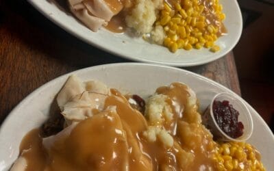 Thanksgiving this week over here!! Also on the specials list: -Mozzerella Wedges -Buffalo Chicken Caesar Salad -Chicken Caesar Salad Pizza -Roast Beef Sandwich -Roast Beef Dinner -Grilled Pork Chop Dinner #shoppers #moodyst #weeklyspecials #thursday #weekend