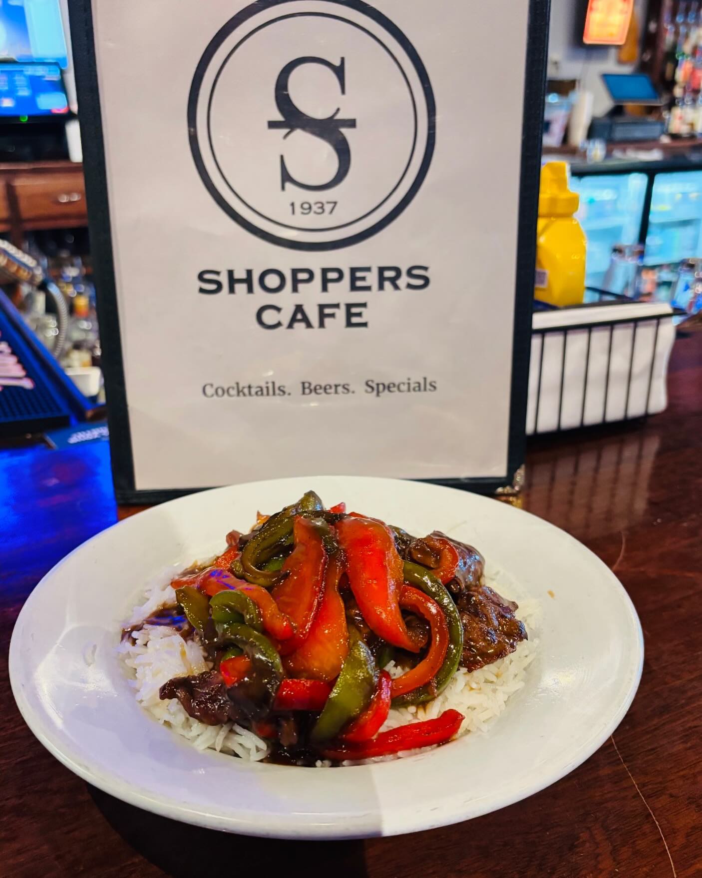 | Shoppers Cafe Waltham    sports bar restaurant waltham ma