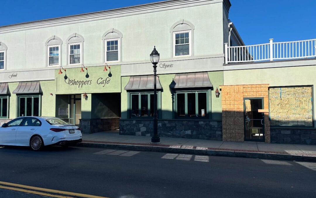 ️You may have heard, we’re getting a facelift ️ Construction is underway! 🛑 We will have the front section of the bar blocked off this week. There will also be some noise, so thank you for patience and understanding as we get this done! #shoppers #moodyst #waltham #privateroom #functionroom #construction