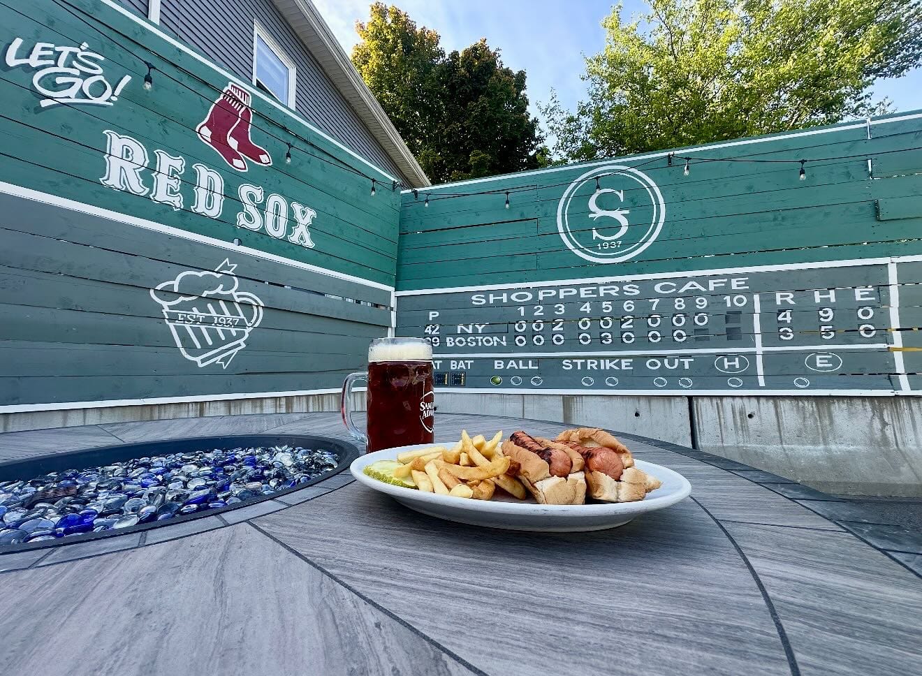 | Shoppers Cafe Waltham sports bar restaurant waltham ma