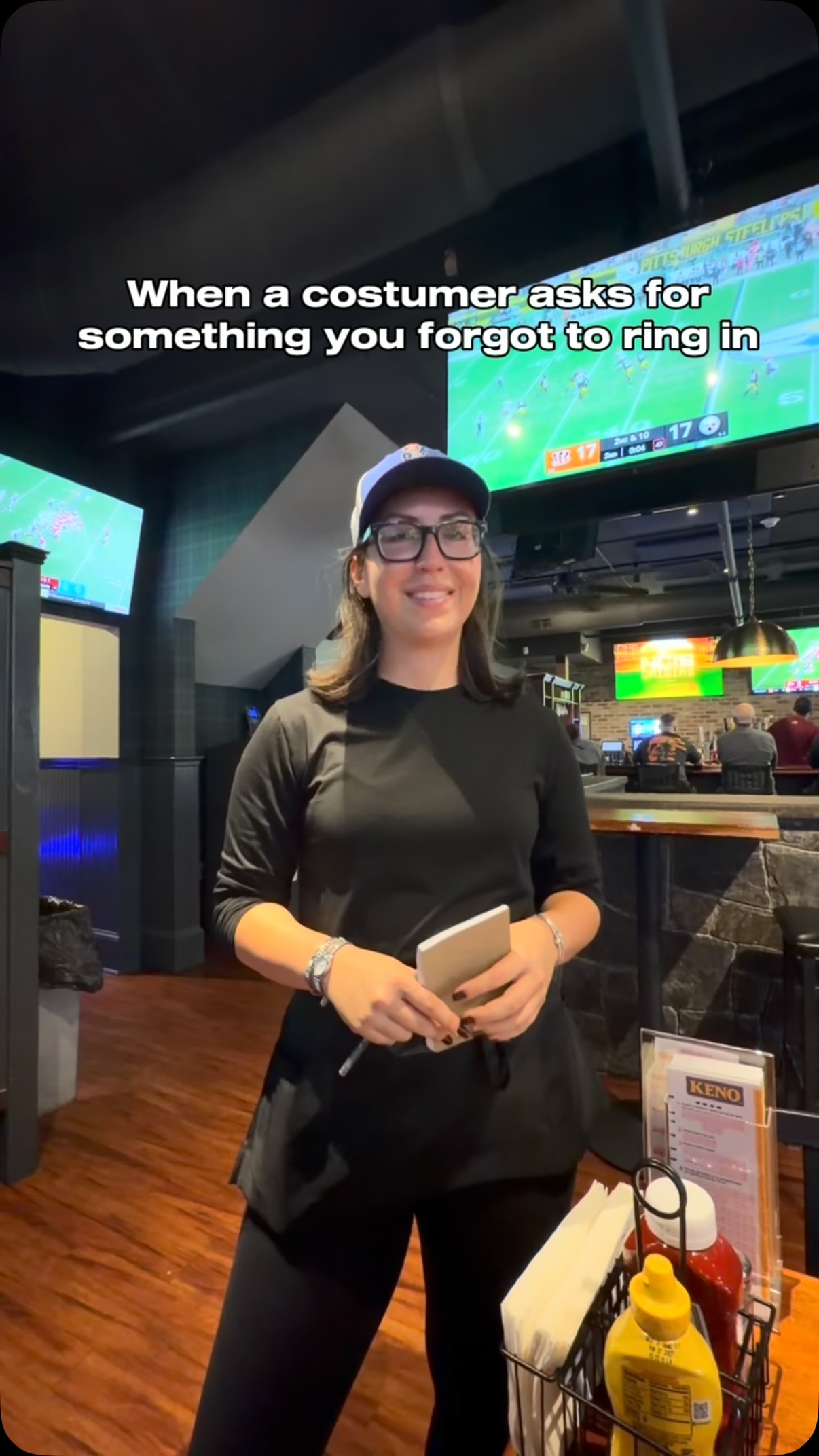 It happens to the best of us… 😮But this never happens to us here at Shoppers!!! Always on time, hot & ready to devour 🤤